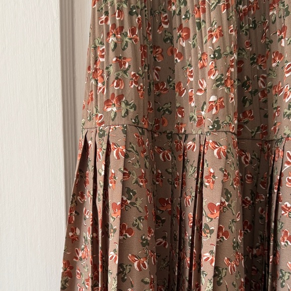 Brown Floral Pleated Women's Skirt - Picture 4 of 7